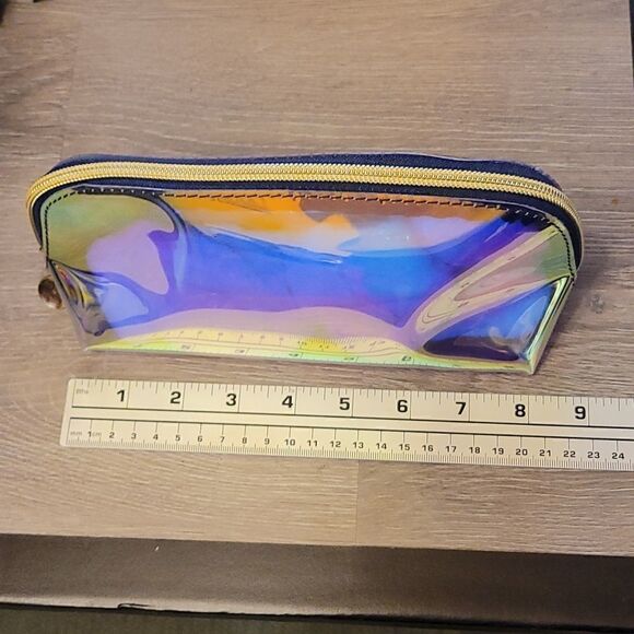 Iridescent Cosmetic Travel Makeup Bag - Picture 4 of 7